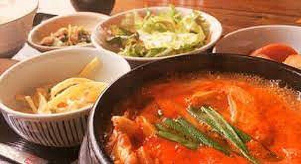 【周辺】【焼肉】韓国家庭料理はなまで946ｍ