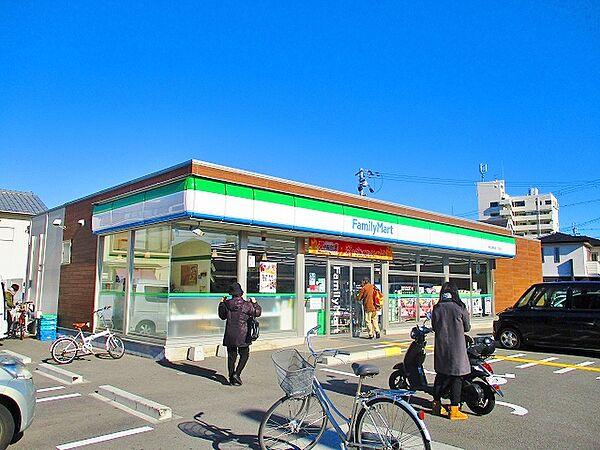 【周辺】ファミリーマート 岸和田野田町二丁目店（537m）
