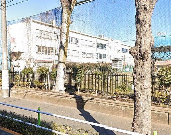 【周辺】板橋区立高島第六小学校 徒歩3分。 170m