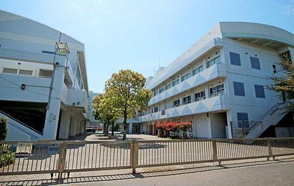【周辺】横浜市立新鶴見小学校 徒歩7分。 510m