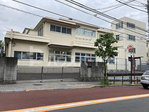 【周辺】板橋区立赤塚第三中学校 徒歩27分。 2140m