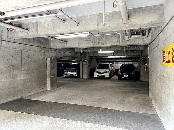 【駐車場】地下駐車場