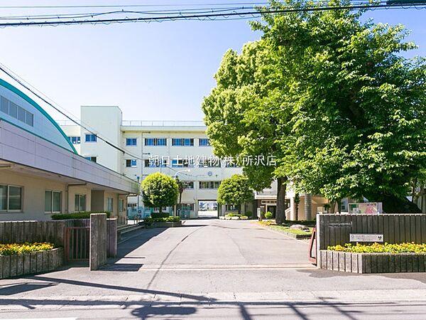 【周辺】川越市立富士見中学校 1096m