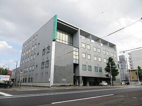 【周辺】医療法人藻友会札幌いしやま病院 867m