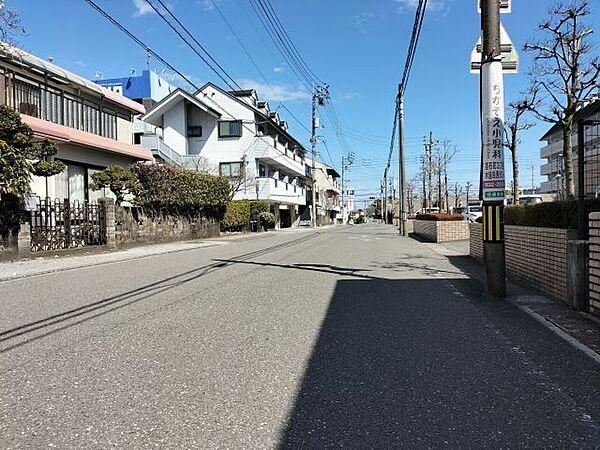 【外観】前面道路含む現地写真