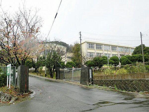 【周辺】水巻町立えぶり小学校(1、300m)