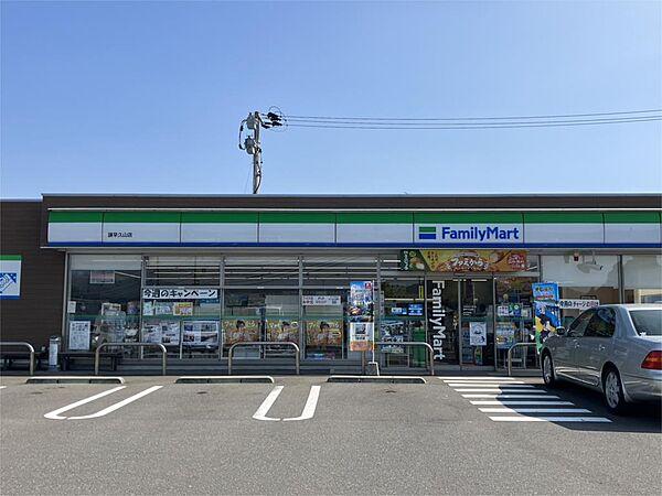 【周辺】ファミリーマート 大村小路口町店（226m）