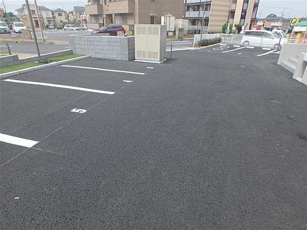【駐車場】駐車場は店舗用となります。近隣月極有り。