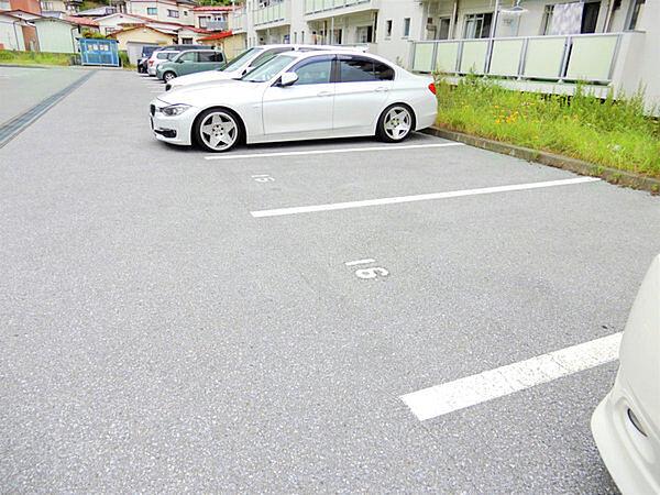 【駐車場】