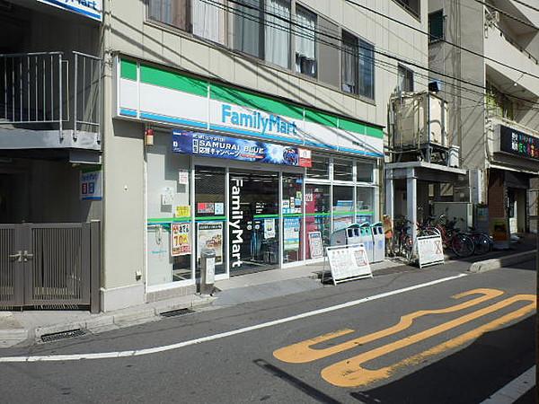 【周辺】コンビニエンスストアファミリーマート蕨駅東口店まで211ｍ