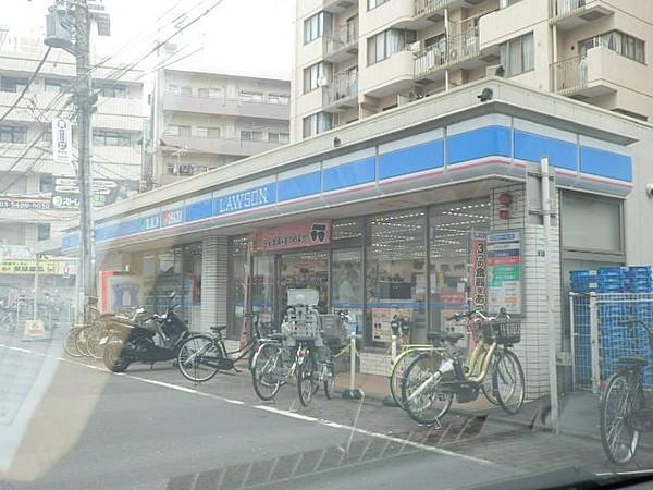 【周辺】コンビニエンスストアローソン蒲田駅東店まで135ｍ