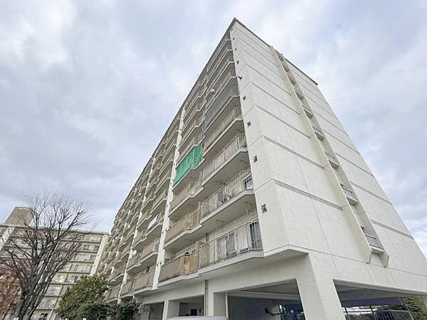 【外観】168戸ある岡山市中区浜の大世帯マンションです。
