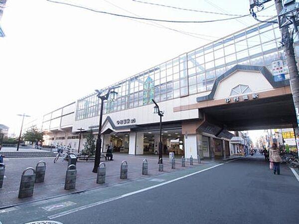 【外観】西武池袋線中村橋駅まで徒歩6分（404ｍ）です。　駅からマンションまでの道のりにスーパーや飲食店があり、買い物が便利な立地です。