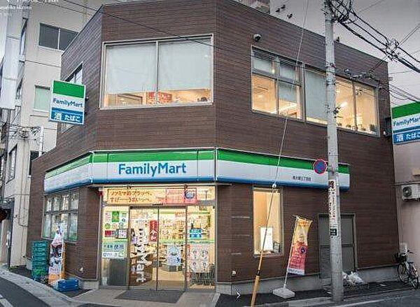 【周辺】コンビニ「ファミリーマート南大塚三丁目店まで110m」