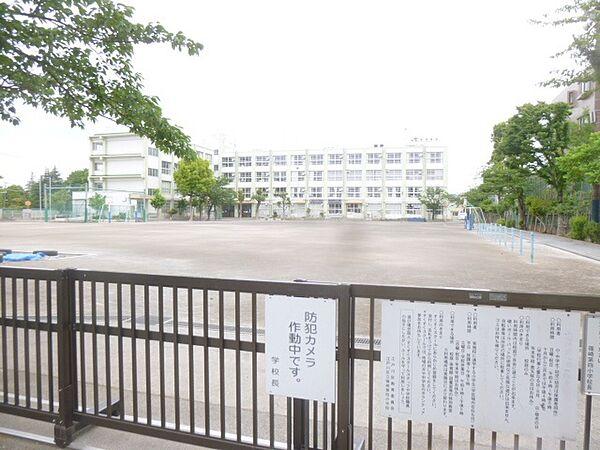 【周辺】小学校「江戸川区立篠崎第四小学校まで601m」