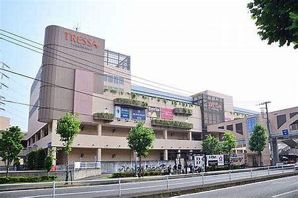 【周辺】トレッサ横浜　大小約220店舗ある大型商業施設です