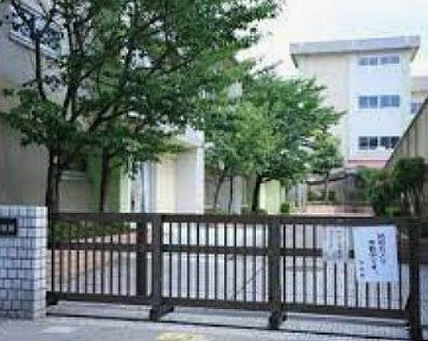 【周辺】小学校「江戸川区立一之江第二小学校まで592m」