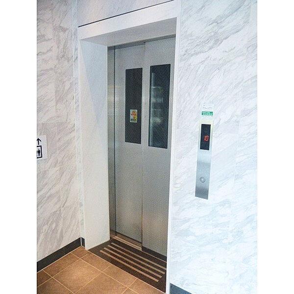 【エントランス】エレベーター