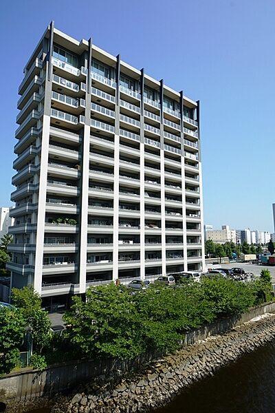 【外観】鉄筋コンクリート造地上15階建て・総戸数129戸