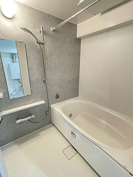 【外観】◆浴室◆1坪サイズの浴室で広々ご利用可能です。浴室乾燥機完備。