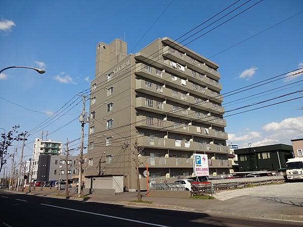 【外観】昭和63年5月築、46戸、9階建のマンション。2階のお部屋です
