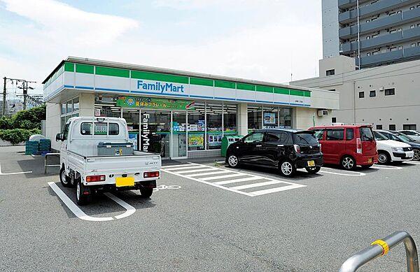 【周辺】ファミリーマート下関大和町一丁目店(292m)