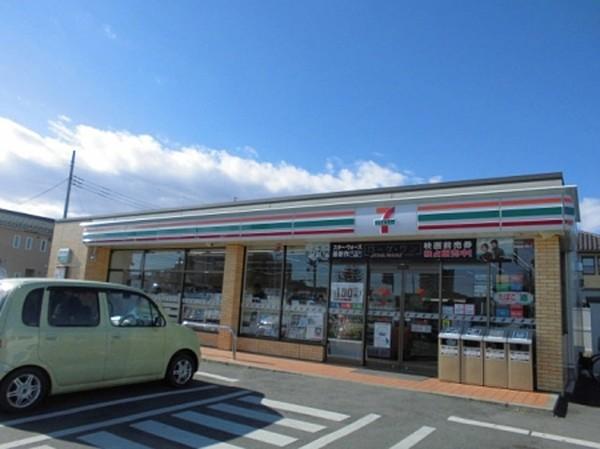 【周辺】セブンイレブン伊勢崎平和町店 975m