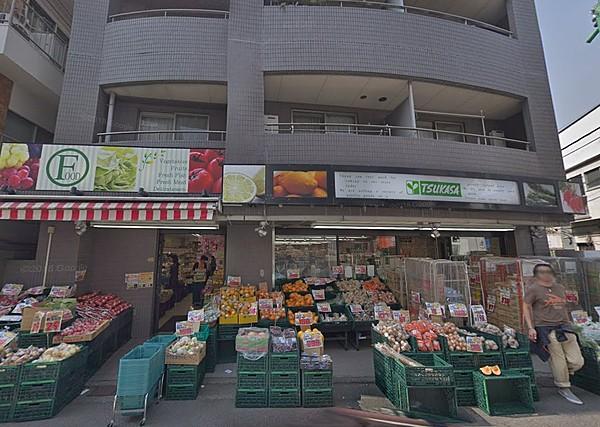 【周辺】野菜などの食料品を買えるスーパーが至近です