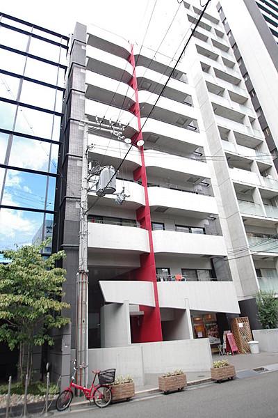 【外観】建築家・若林広幸さん作品のマンションです。デザイン性が高く、プライバシーに配慮した1フロア2～3住戸設計です。平成9年2月建築の鉄骨鉄筋コンクリート造地上11階建