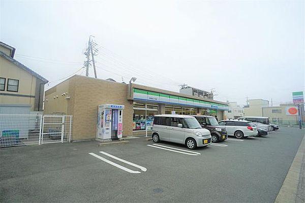 【周辺】ファミリーマート 浜松城北店 552m