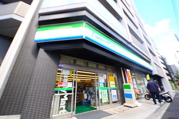 【周辺】ファミリーマート横浜戸部七丁目店 徒歩1分。 70m