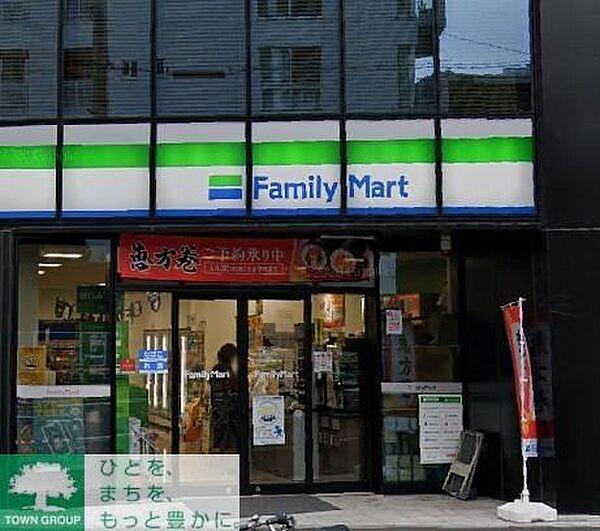 【周辺】ファミリーマート北参道駅前店 徒歩6分。 420m