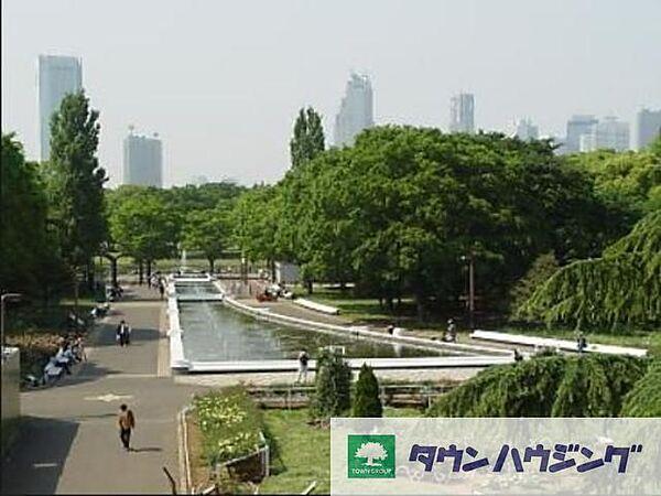 【周辺】東京都立代々木公園 徒歩9分。公園 700m
