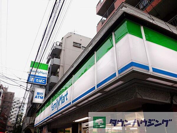 【周辺】ファミリーマート板橋本町駅北店 徒歩3分。 190m