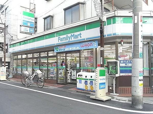 【周辺】ファミリーマート赤羽平和通り店 288m