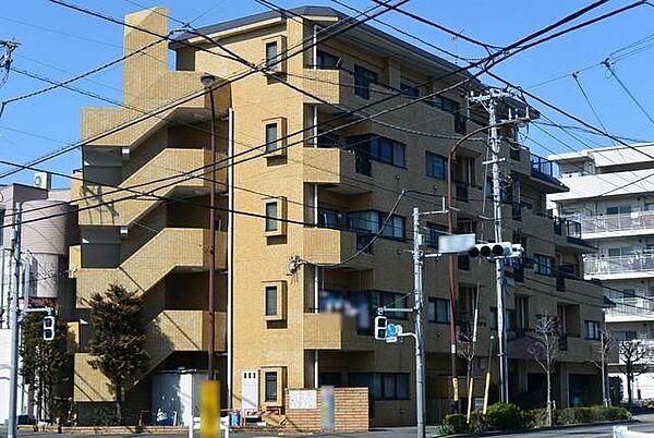 【外観】★狛江駅徒歩10分・5階建の鉄筋コンクリート造のマンション・生活に便利な立地です★