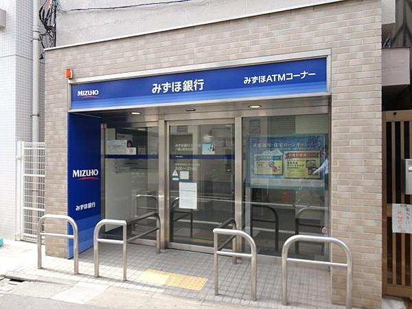【周辺】みずほ銀行調布仙川支店 徒歩2分。銀行 130m