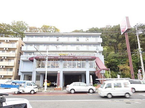 【周辺】ガスト生田駅前店 徒歩10分。飲食店 750m