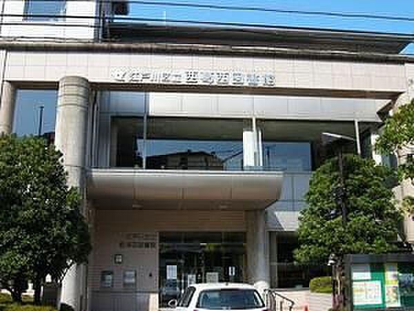 【周辺】江戸川区立西葛西図書館 585m