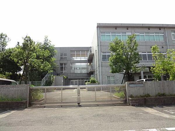 【周辺】八王子市立みなみ野小学校 661m