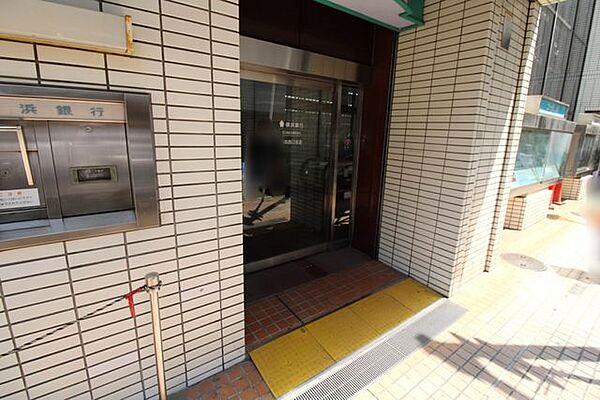 【周辺】横浜銀行 鶴見西口支店 徒歩11分。 870m