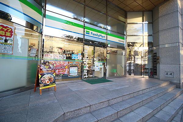 【周辺】ファミリーマート渋谷NHK前店 62m