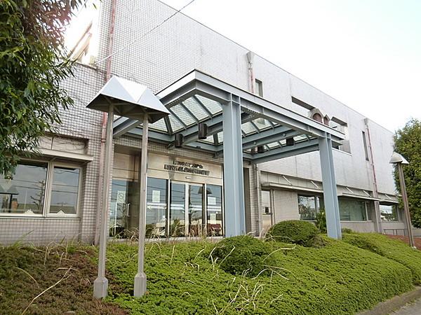 【周辺】藤沢市総合市民図書館まで520m 