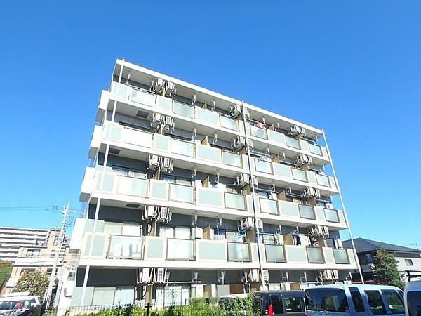 【外観】5階建ての鉄筋コンクリート造マンション