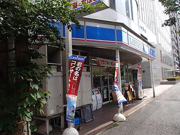 【周辺】ローソン 新宿富久町店230m