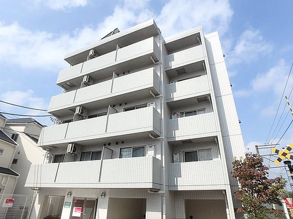 【外観】鉄筋コンクリート造のシングル向けマンション