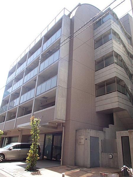 【外観】早稲田通りから一本入った立地のオートロックマンション 