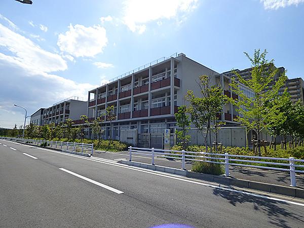 【周辺】浦安市立高洲中学校（560m）