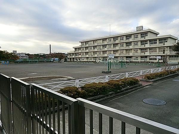 【周辺】横浜市立　嶮山小学校　距離約180m