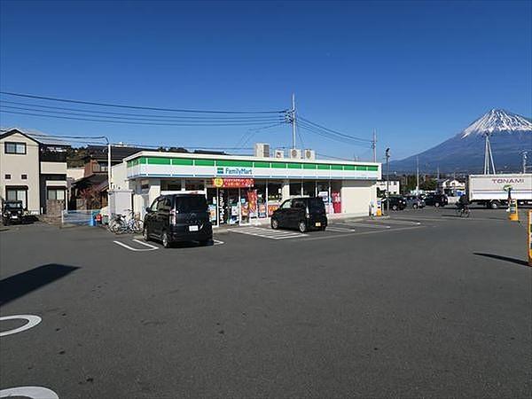 【周辺】ファミリーマート富士岩松店まで822m